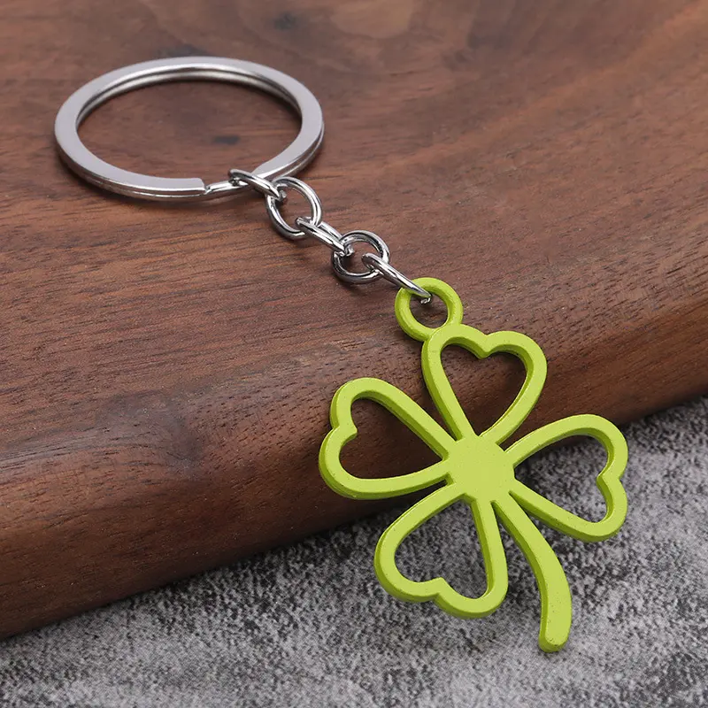 Fashion Four-leaf Clover Alloy Pendant Keychain Pendant Accessory Love Grass Bag Car Key Chain Pendant Holiday Gifts