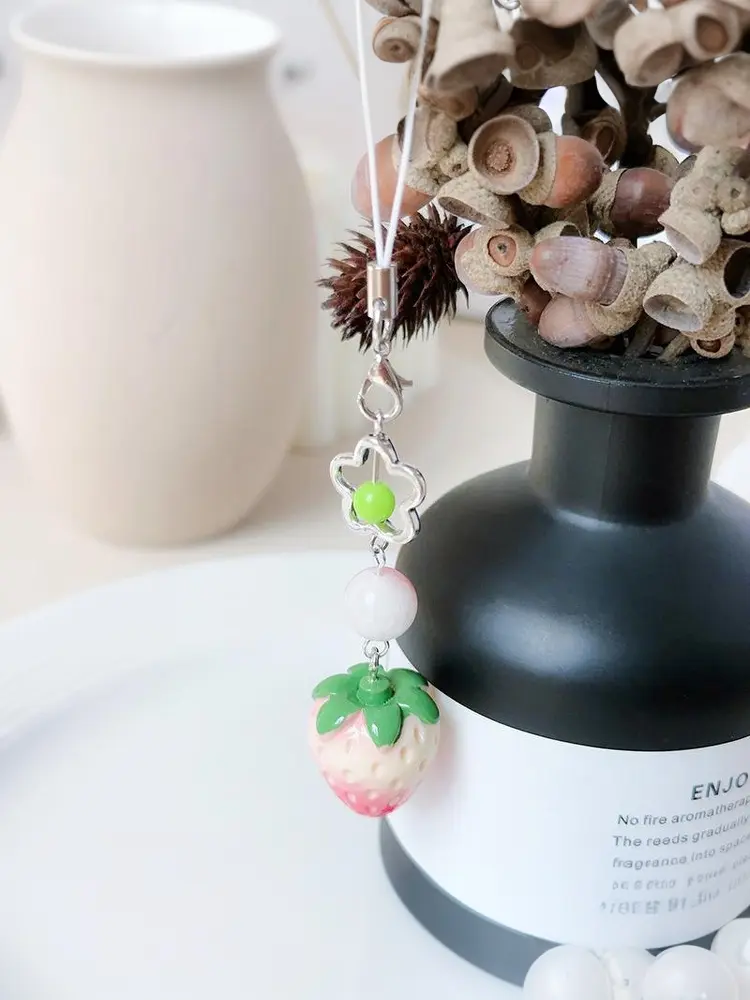Sweet And Fresh Tulip Strawberry Pendant Cherry Blossom Keychain Cute Bag Charm Car Key Backpack Pendant Decoration Accessories