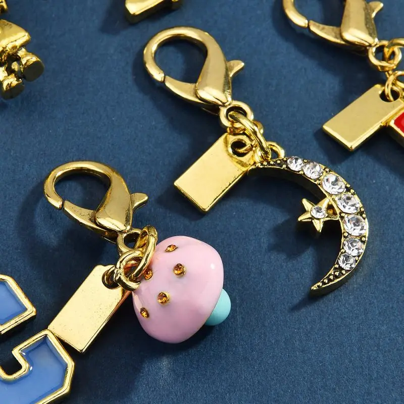 Exquisite Heart Letter Keychain For Women Bag Pendant Car Keyring Creative Fashion Backpack Charm Decoration Accessories Gifts