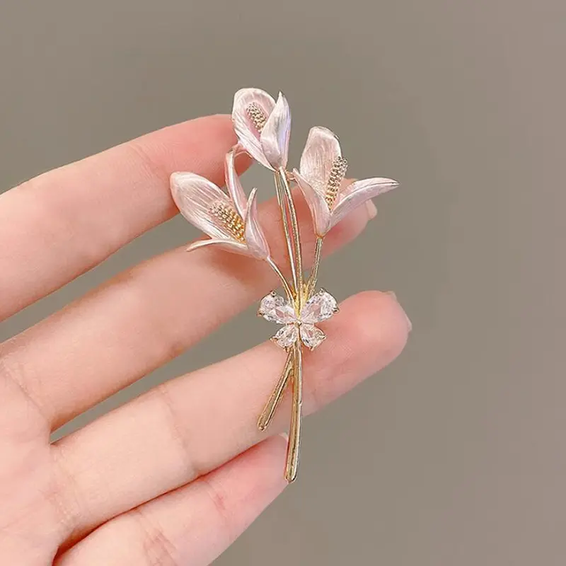 Crystal Flower Brooch Lapel Pin Rhinestone Jewelry Female Wedding Pins Large Brooches For Women Corsage Clothing Accessories