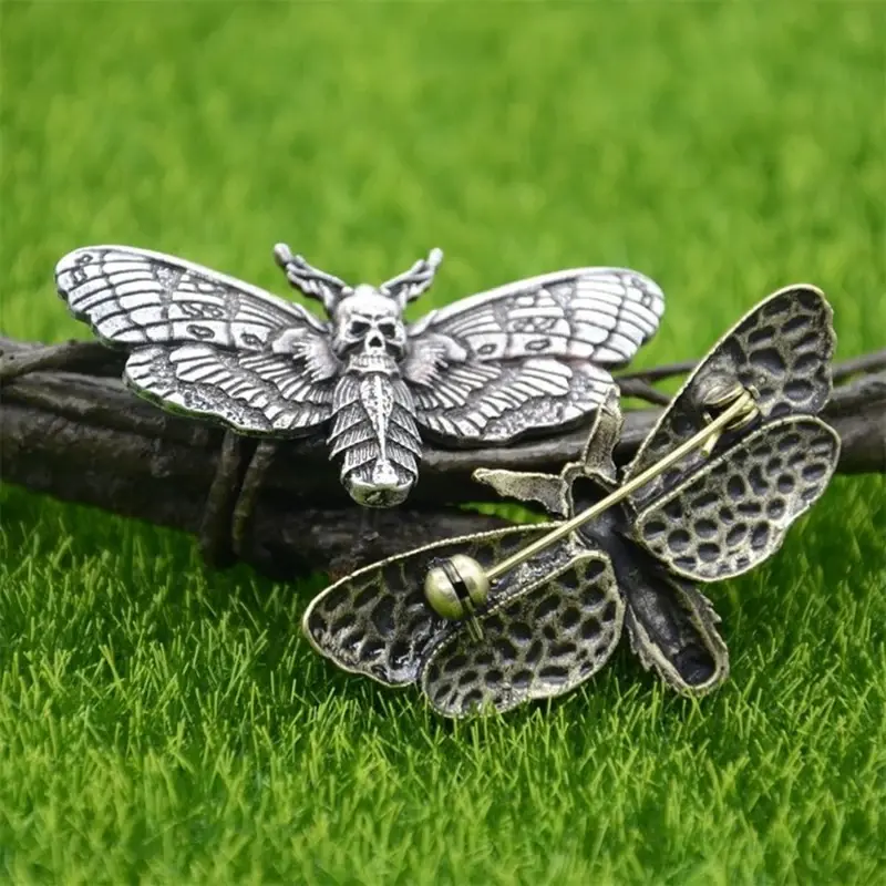 Retro Goth Death Skull Moth Brooch For Men And Women Fashion Butterfly Insect Personalized Hip Hop Rock Jewelry