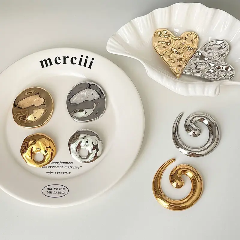 Stainless Steel Brooch Light Luxury High-End Temperament Corsage Versatile And Does Not Fade