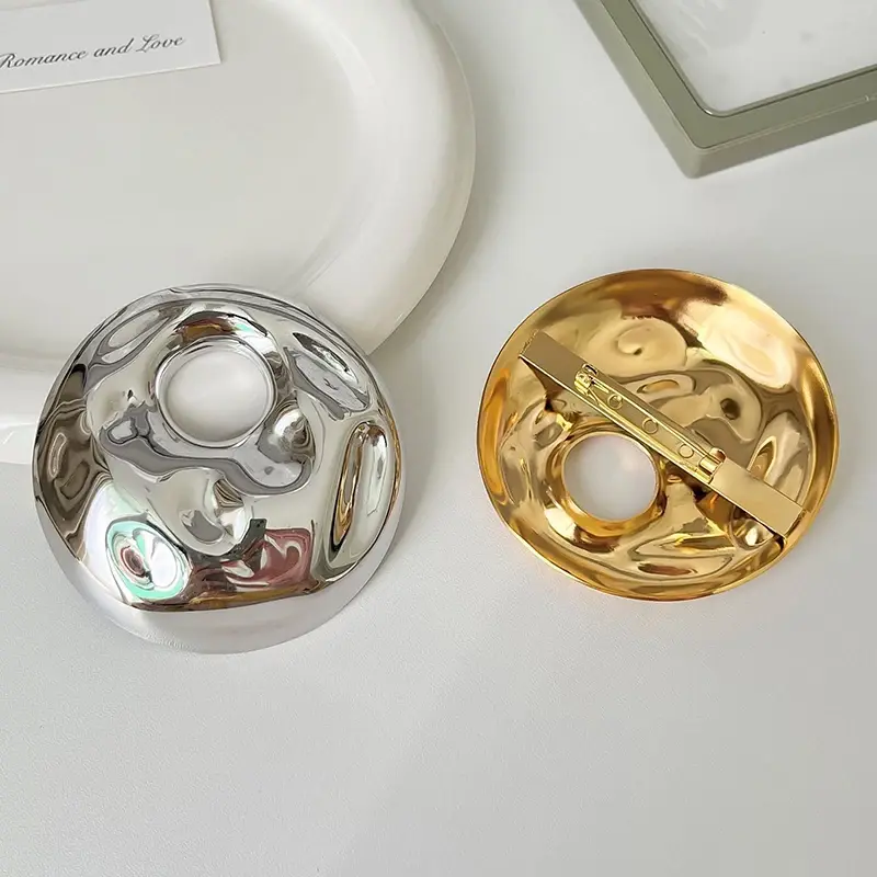 Stainless Steel Brooch Light Luxury High-End Temperament Corsage Versatile And Does Not Fade