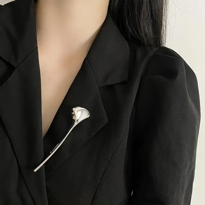 Exquisite Glossy Metal Ginkgo Leaves Brooch For Women Fashion Simple Suit Corsage Pins Accessories Party Jewelry Birthday Gifts