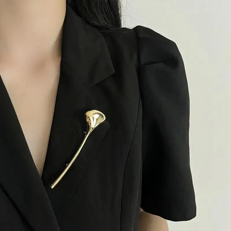 Exquisite Glossy Metal Ginkgo Leaves Brooch For Women Fashion Simple Suit Corsage Pins Accessories Party Jewelry Birthday Gifts