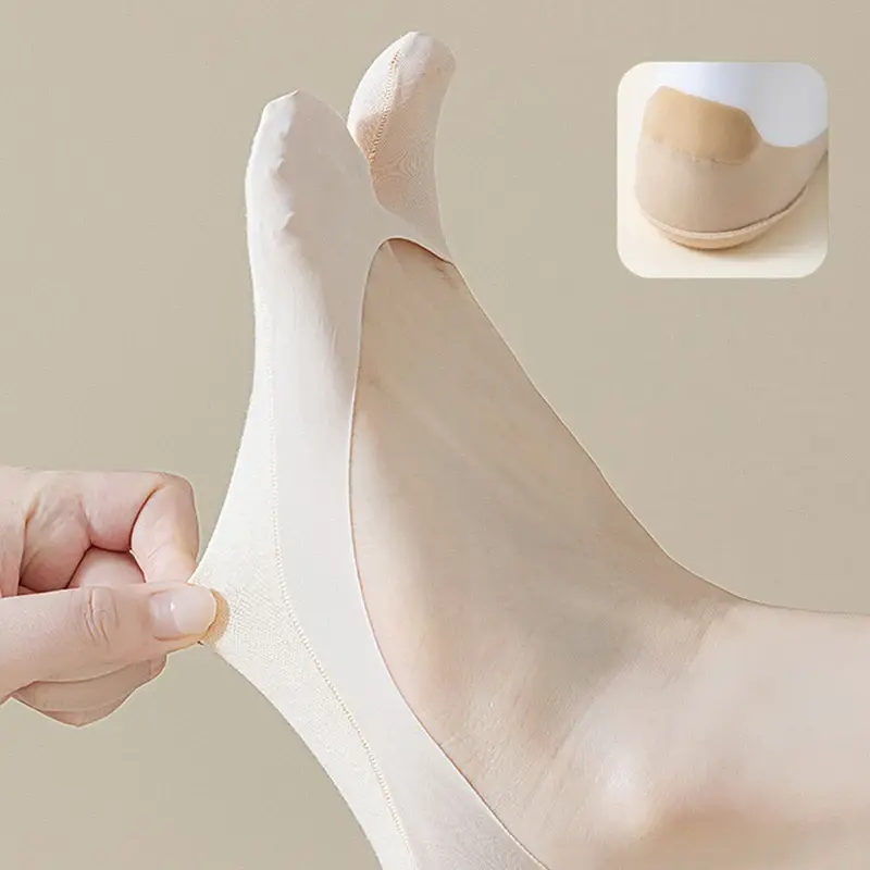 Ultra-Thin Two Toe Socks for Women, Perfect for Summer Outdoors, No Show Tabi Ankle Boat Liner Socks.