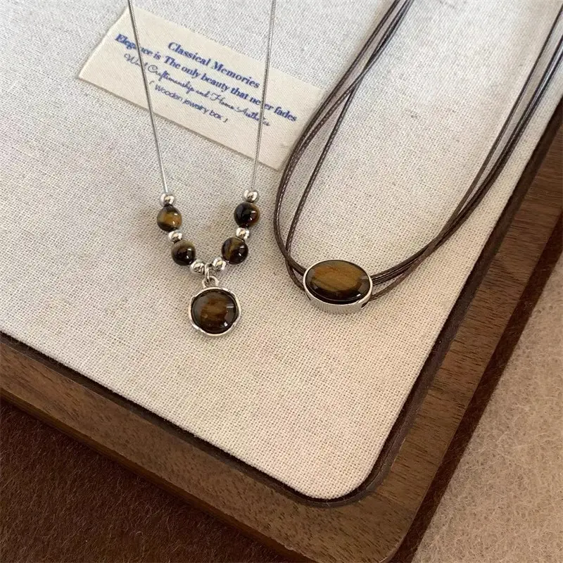 Women's Temperament Autumn Winter Necklace; Leather Choker with Brown Stone Pendant