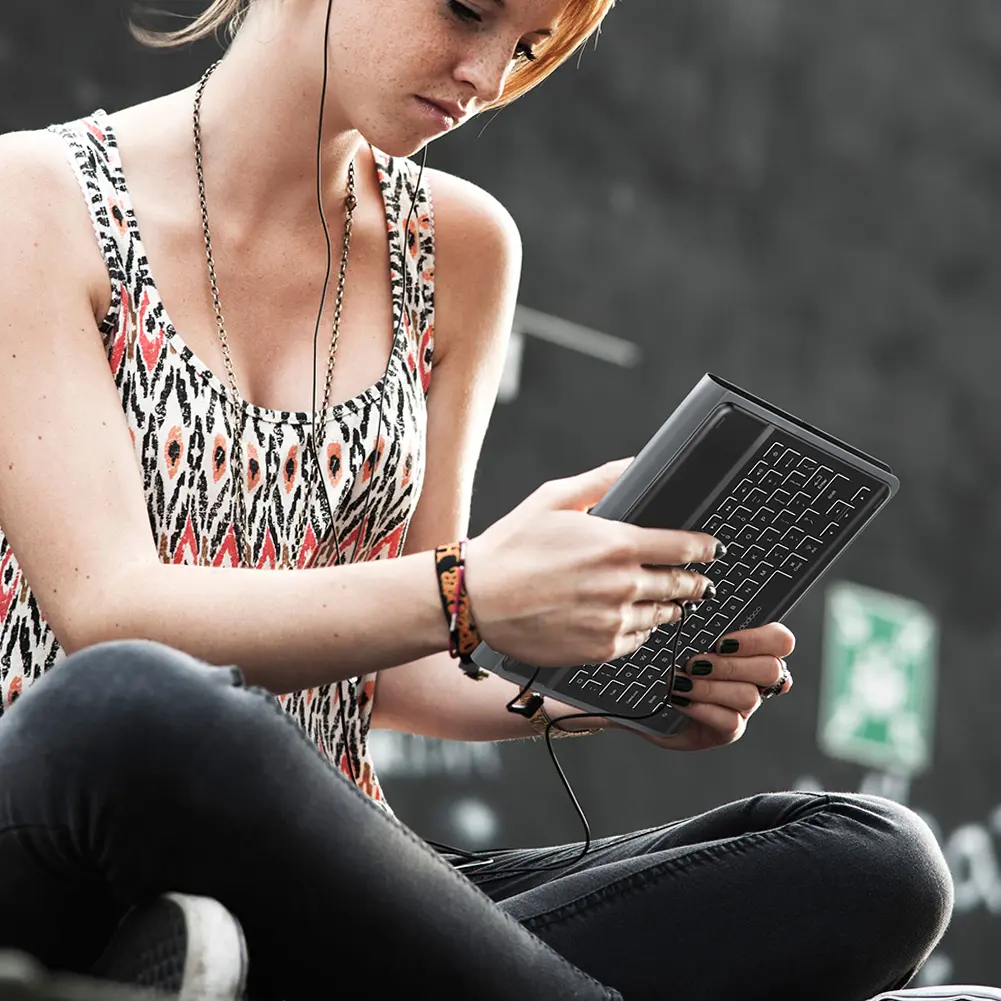 dodocool MFi Certified Smart Keyboard for 10.5-inch iPad Air 2019 with Smart Connector Slim Shell Protective Cover Folio Case St
