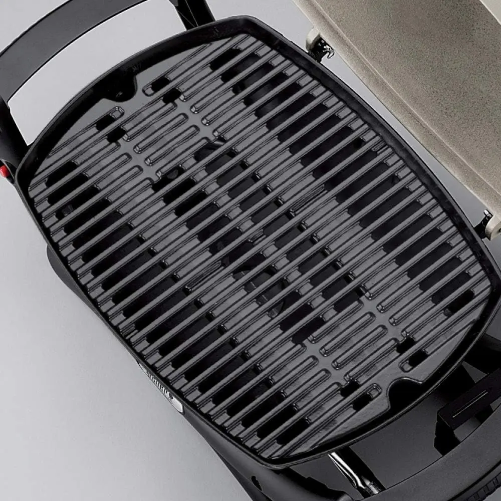 Q1000 Liquid Propane Grill, Chrome