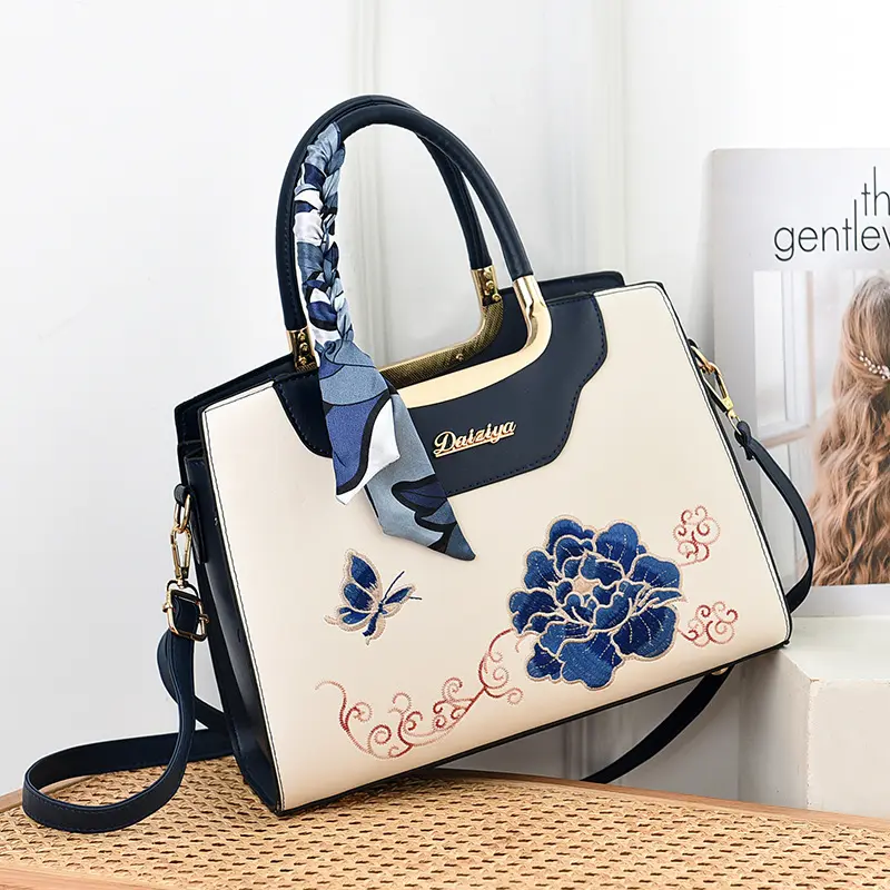 Autumn /Winter New Fashion Embroidered Women's Bag Trend Leather Ladies Crossbody Bag Large Capacity Ladies Casual Tote Bag