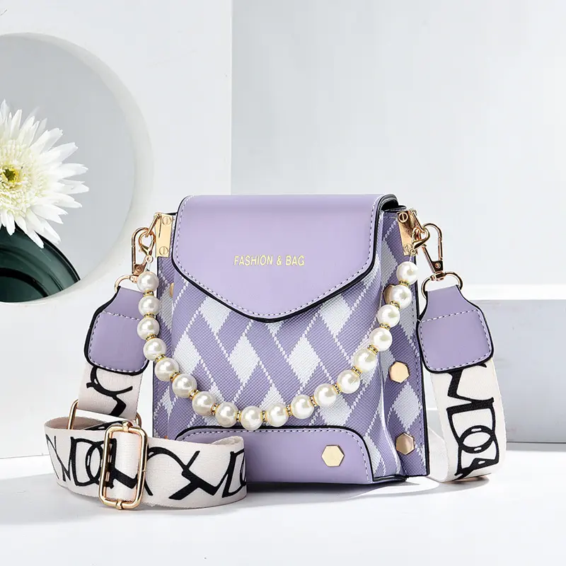 2024 Women's Mobile Bag Trend Versatile New Women's Crossbody Bag Fashion Shoulder Bag Exquisite Chain Mini Handheld Small Bag