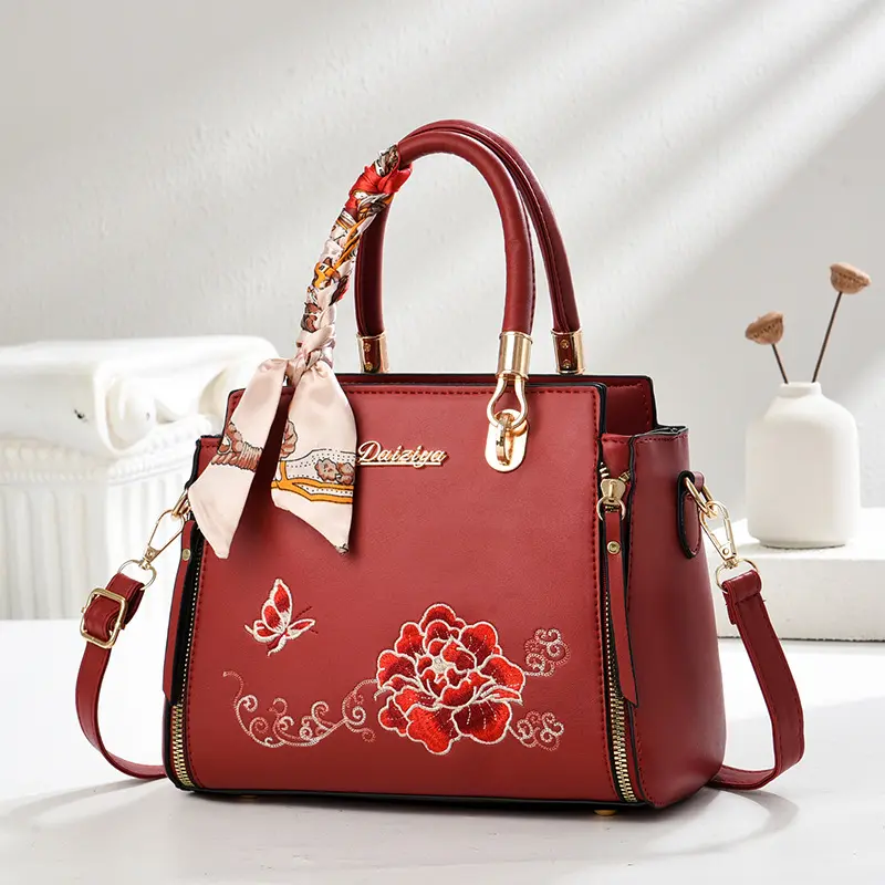 Luxury Brand Designer Women's Handbag Classic Embroidery Crossbody Bag Large Capacity Shoulder Bag Commuting Handbag Women