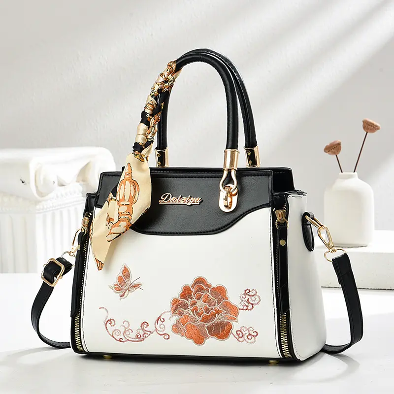 Luxury Brand Designer Women's Handbag Classic Embroidery Crossbody Bag Large Capacity Shoulder Bag Commuting Handbag Women