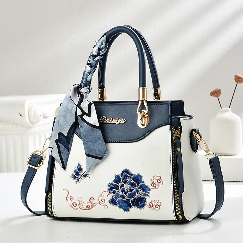 Luxury Brand Designer Women's Handbag Classic Embroidery Crossbody Bag Large Capacity Shoulder Bag Commuting Handbag Women