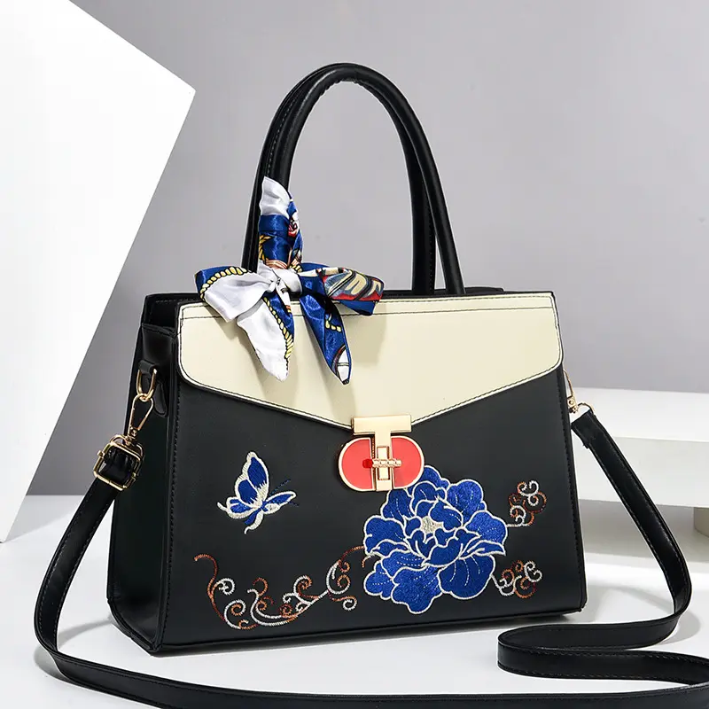 Exquisite flower embroidered women's handbag new red wedding handbag fashionable Ladies crossbody shoulder bag bolsas de mujer
