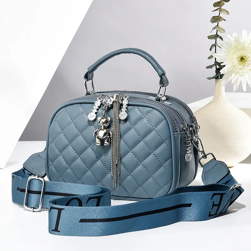 High Quality Women's Handbag Korean Version Exquisite Women's Shoulder Crossbody Bag Tassel Pendant Women's Small Square Bag