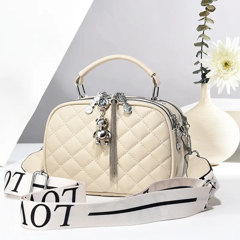 High Quality Women's Handbag Korean Version Exquisite Women's Shoulder Crossbody Bag Tassel Pendant Women's Small Square Bag