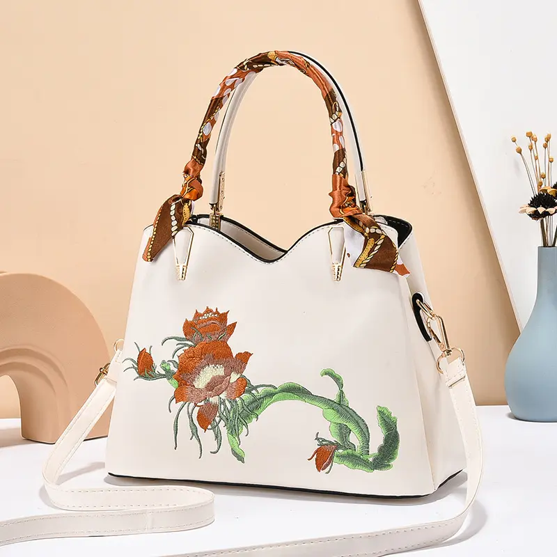 National Style Embroidered Women's Bag Large Capacity Shoulder Bag High-quality Lady Crossbody Bag Luxury Embroidered Handbag
