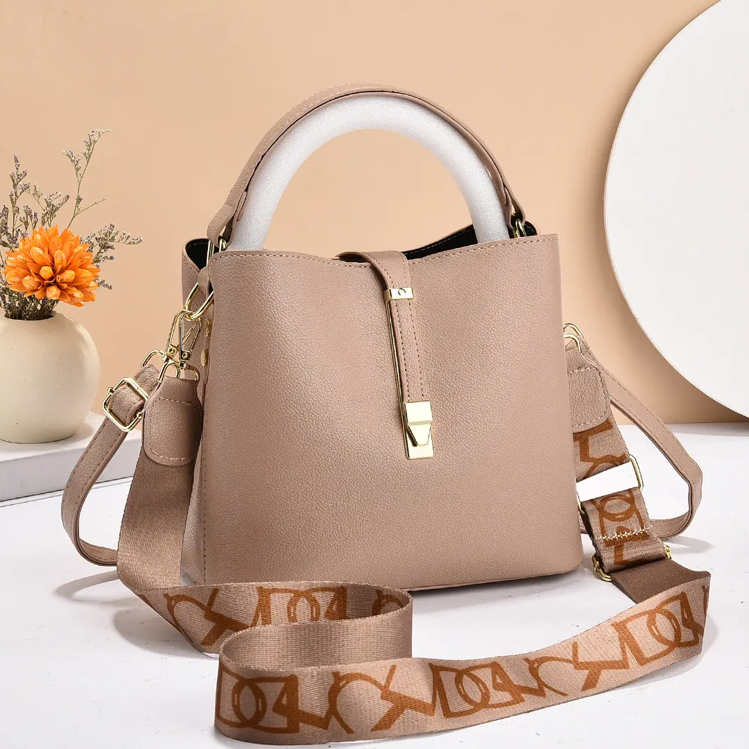 Fashionable New Women'S Handbag Classic Retro Shoulder Bag Large Capacity Casual Crossbody Bag Luxury Brand Designer Tote Bag