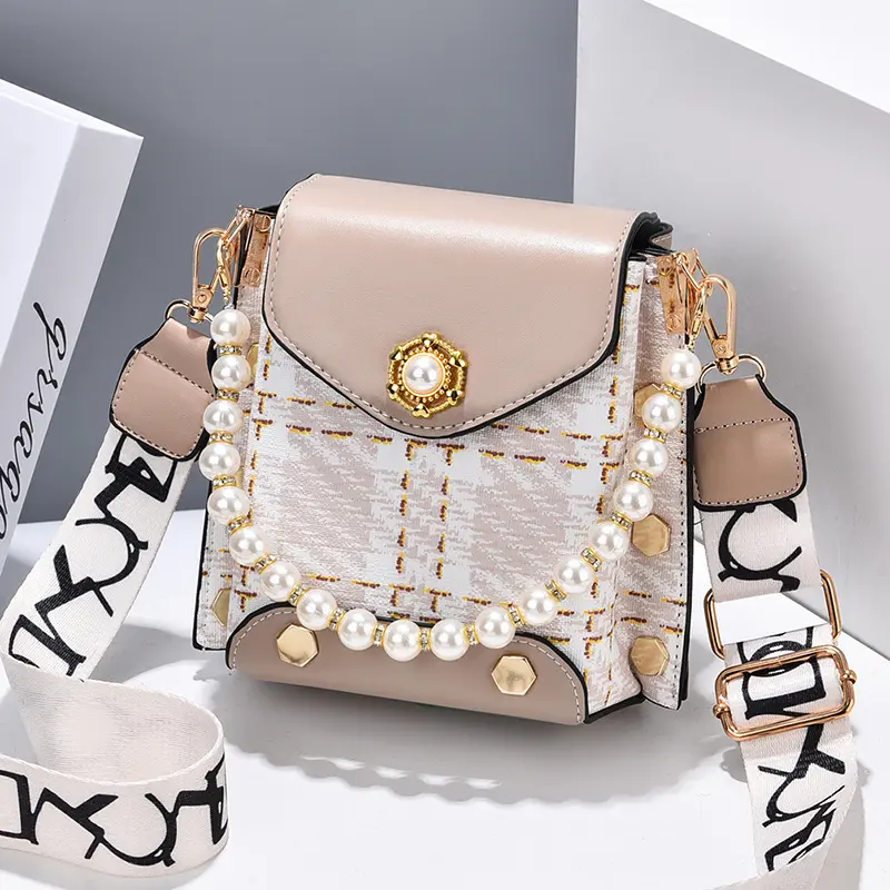 Women's Bags 2025 New Fashionable Rivet Shoulder Bags Women's Crossbody Phone Bag Summer Pearl Chain Luxury Handbag Bag women
