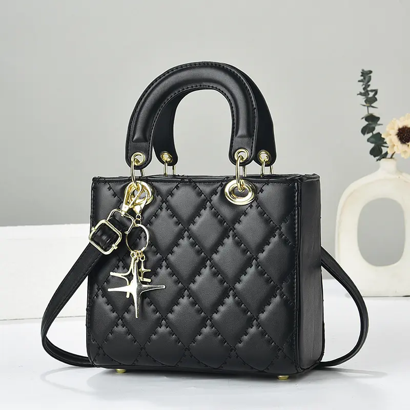 Fashion Pu Solid Color Handbags Metal Pendant Shoulder Bags 2025 High Quality Trend Ladies Bag Bolsa Femininas Bolsas De Hombro