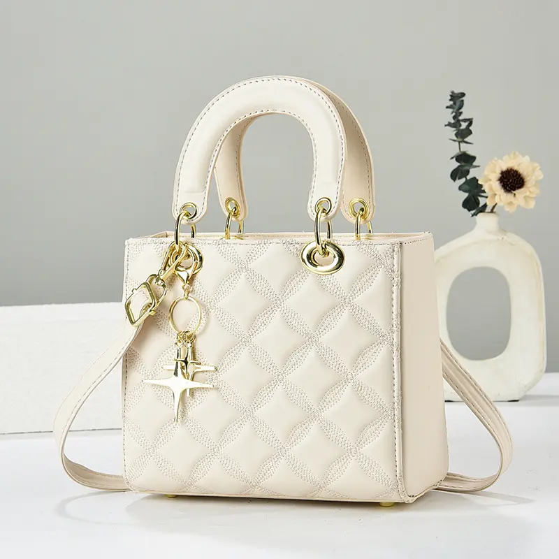 Fashion Pu Solid Color Handbags Metal Pendant Shoulder Bags 2025 High Quality Trend Ladies Bag Bolsa Femininas Bolsas De Hombro