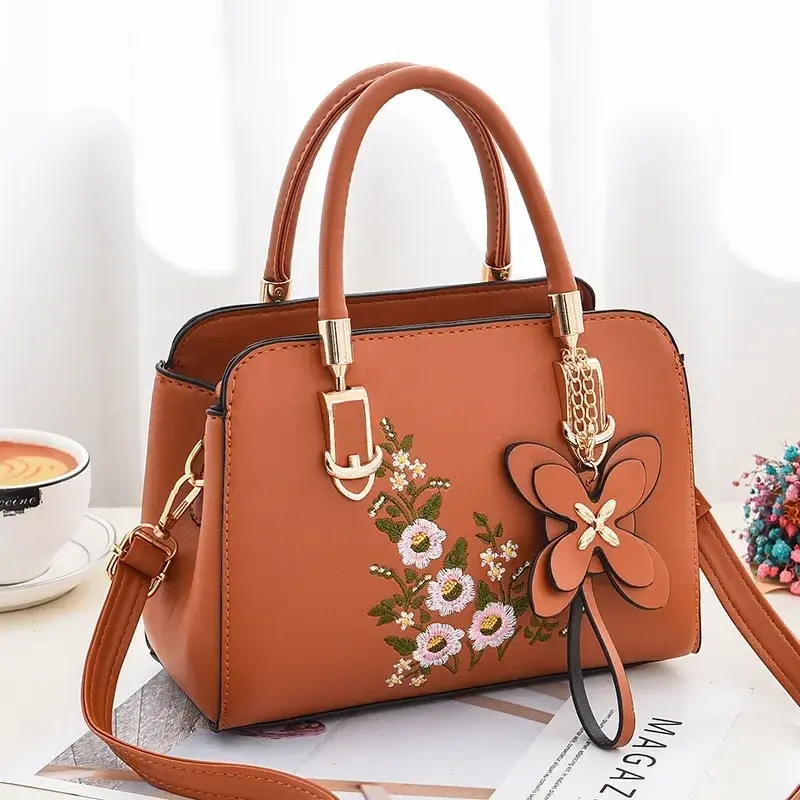Fashionable Women'S Handbag New High-Quality Shoulder Bags Embroidered Flower Crossbody Bag Commuting Tote Bag Small Square Bag
