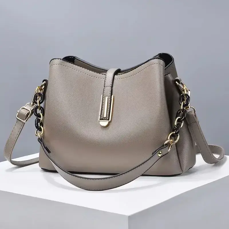 Fashion Brand Designer Women'S Crossbody Bag Large Capacity Casual Handbag Classic Retro Shoulder Bag Commuting Tote Bag Women