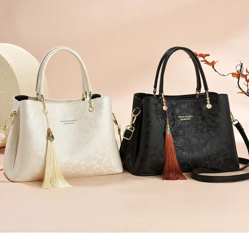 Fashion Luxury Designer Women's Crossbody Bag Print with Pendant Decor Tote Bag Large Capacity Handbag Ladies Messenger Bags Sac