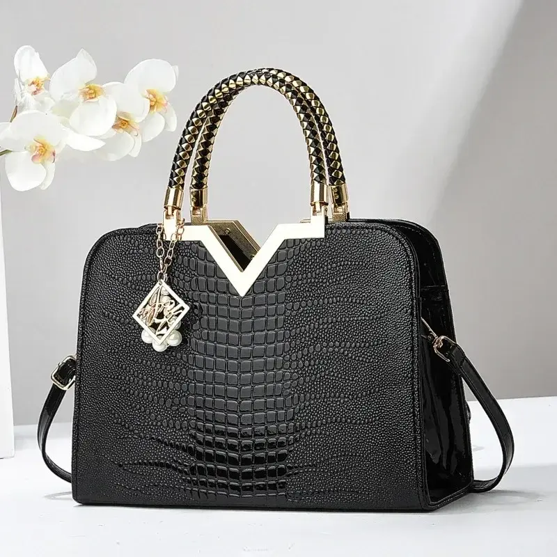 Large Capacity Crocodile Pattern Women'S Handbag Fashion Trend Shoulder Bag Classic Versatile Crossbody Bag Commuter Tote Bag