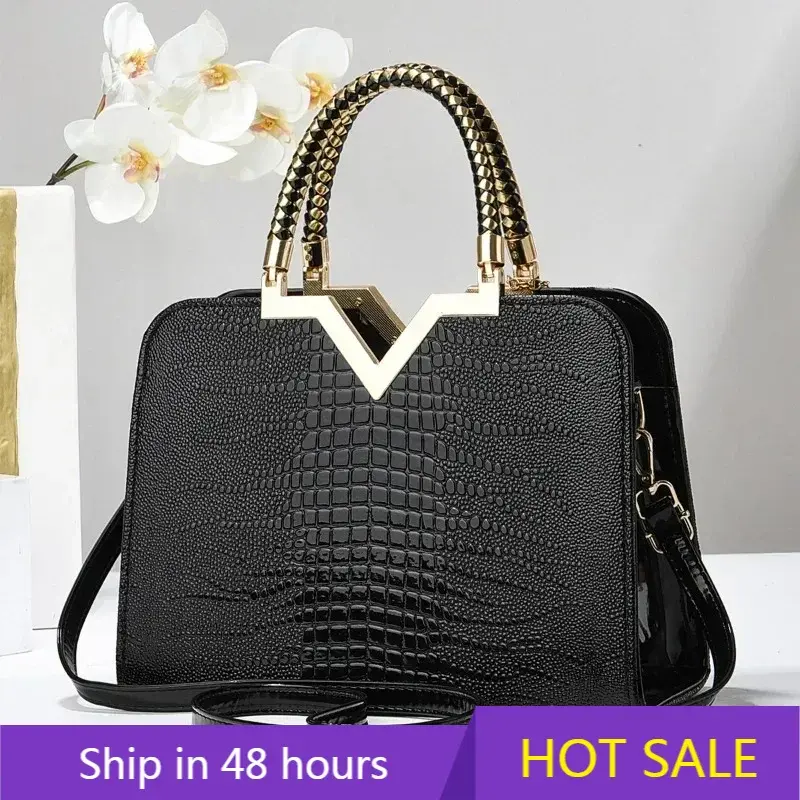 Large Capacity Crocodile Pattern Women'S Handbag Fashion Trend Shoulder Bag Classic Versatile Crossbody Bag Commuter Tote Bag