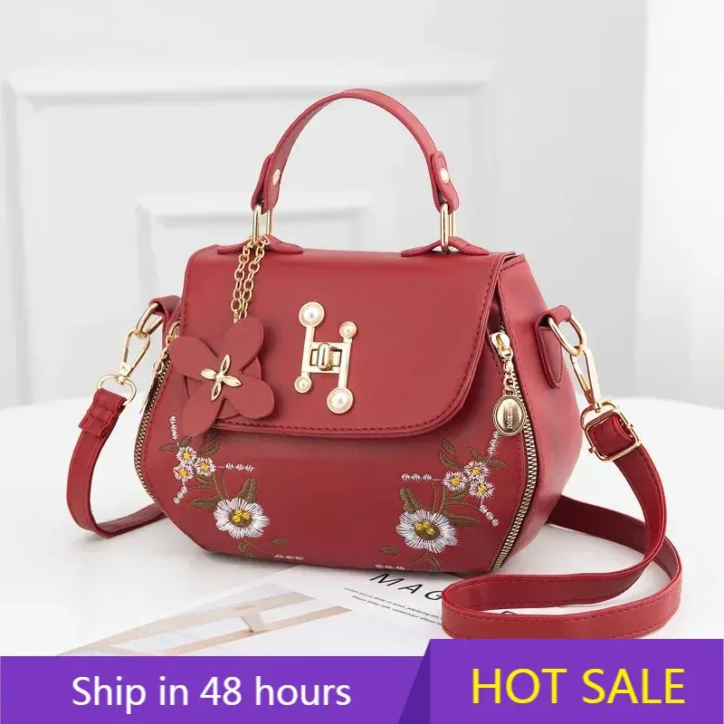 Luxury Brand Designer Women'S Handbag Large Capacity Embroidered Shoulder Bag Classic Retro Crossbody Bag Commuting Tote Bag