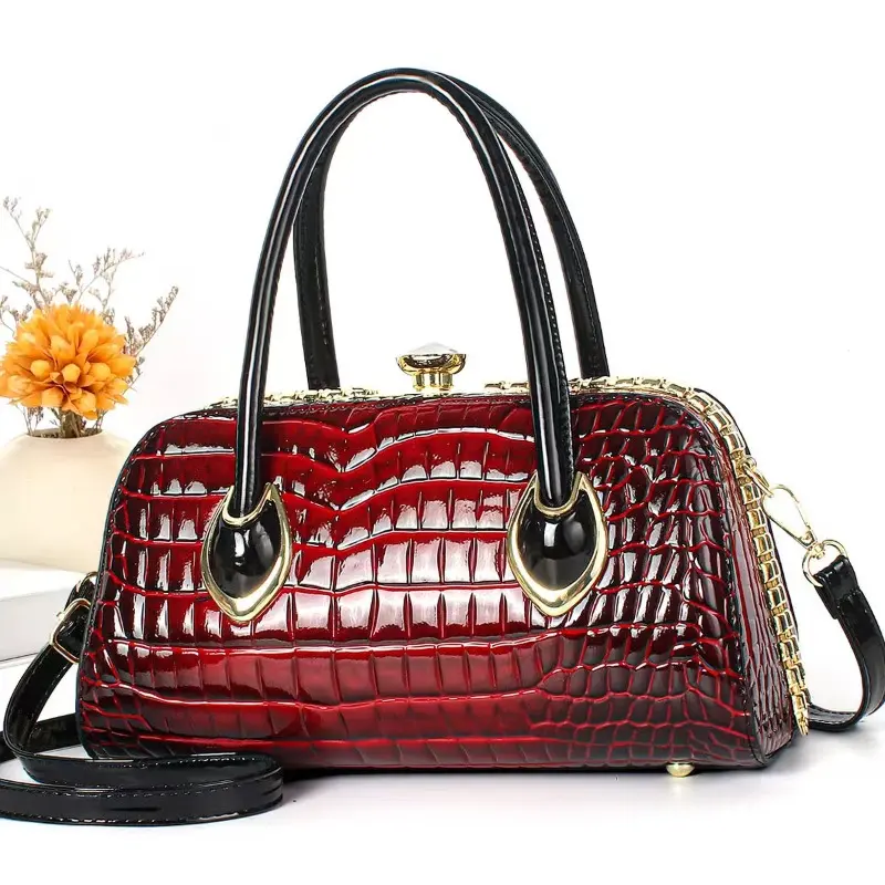 2025 New Luxury Women Handbags Shoulder Messenger Party Evening Bag 2025 New Fashion Diamonds Simple Hard Bride Wedding Bags