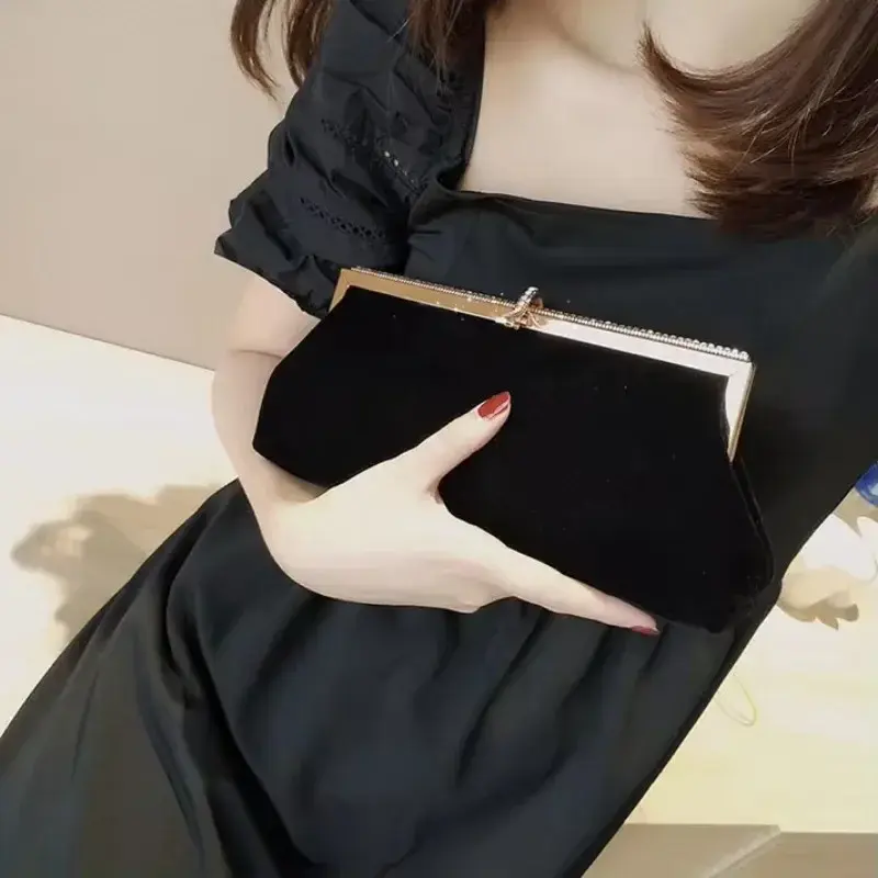 Women Retro Black Velvet Evening Clutch Bag Glitter Rhinestone Buckle Banquet Party Ladies Handbag Purse with Chain