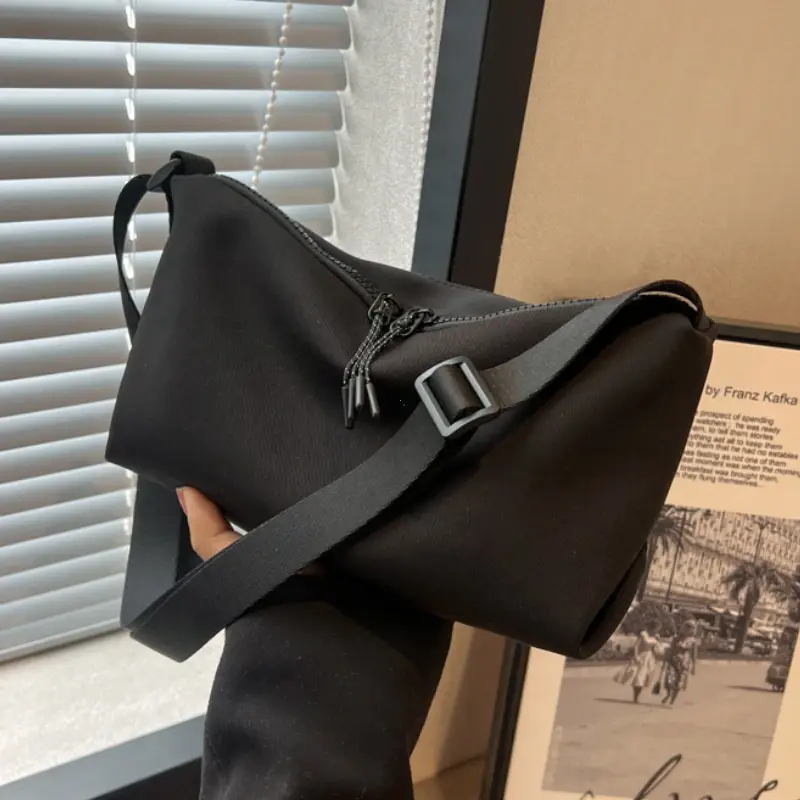 Casual Nylon Crossbody Bags for Women Large Capacity Women's Shoulder Bag Leisure Sports Dumpling Bag Men Travel Shopping Bag