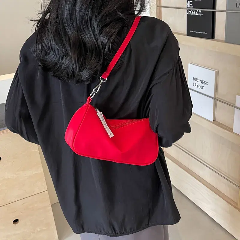 Red Women's Shoulder Bag 2025 New High-End Sensation Underarm Simple Match Commuting Bag Single oulder Handbag Designer Bags