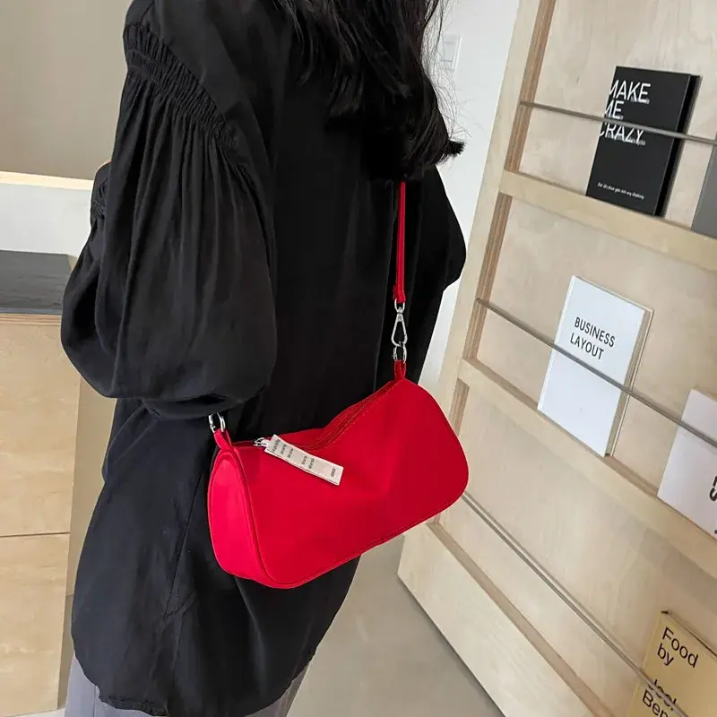 Red Women's Shoulder Bag 2025 New High-End Sensation Underarm Simple Match Commuting Bag Single oulder Handbag Designer Bags