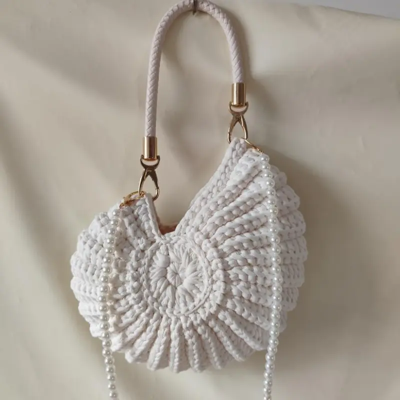 Hand-woven Bag Women's Seaside Conch Shell Messenger Bag Cute Pearls Chains Handmade Weave Crossbody Bag Novelty Small Handbags