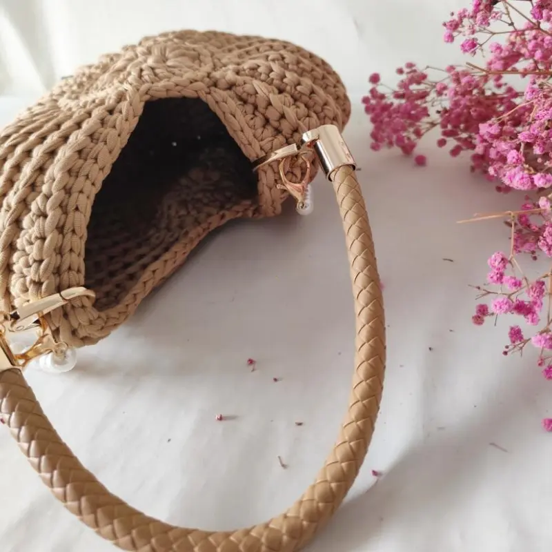 Hand-woven Bag Women's Seaside Conch Shell Messenger Bag Cute Pearls Chains Handmade Weave Crossbody Bag Novelty Small Handbags