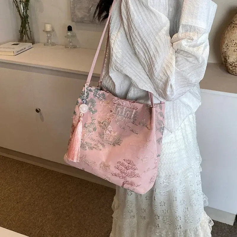 New Chinese Style Retro Bag 2025 New Models Silk Jacquard Fashionable Minimalist Bag Single Shoulder Diagonal Cross Women's Bag