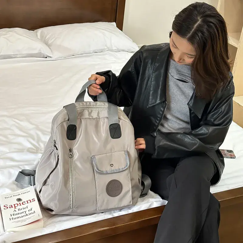 Oversized Multi Functional Fashion Backpacks For Women Large Capacity Dry and Wet Separation Shoulder Bag For Travelling Sports