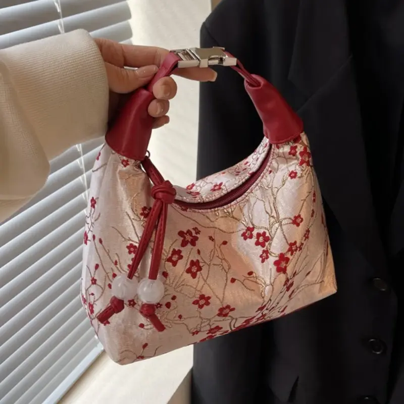 Portable Embroidered Chinese Style Shoulder Bag Fashion Versatile Hanfu Bucket Handbag Texture Pearl Pendant Cheongsam Bag Party