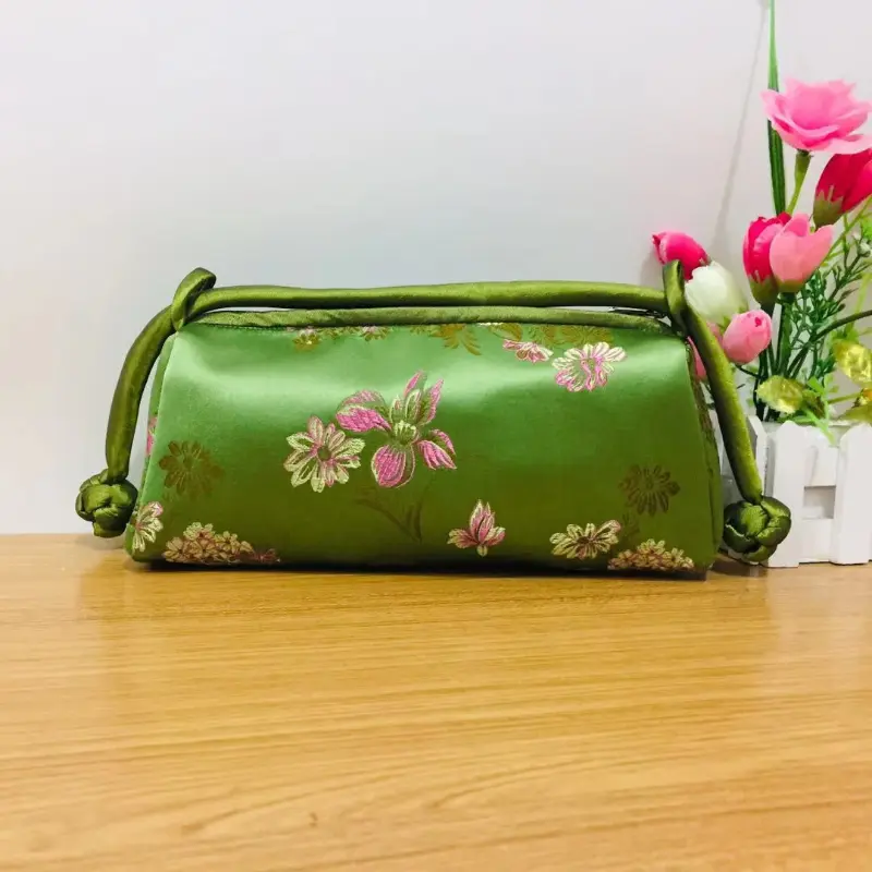 Chinese Style Silk Embroidered Women Bag 2025 New Fashion Women's Bag Luxury Women Handbag Totes Cheongsam Female Clutch Bags