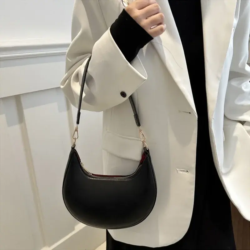 New Fashionable High-end Moon-shaped Baseball Bag Showing Luxury Women's Single Shoulder Bag Elegant Lady Handbags and Purses