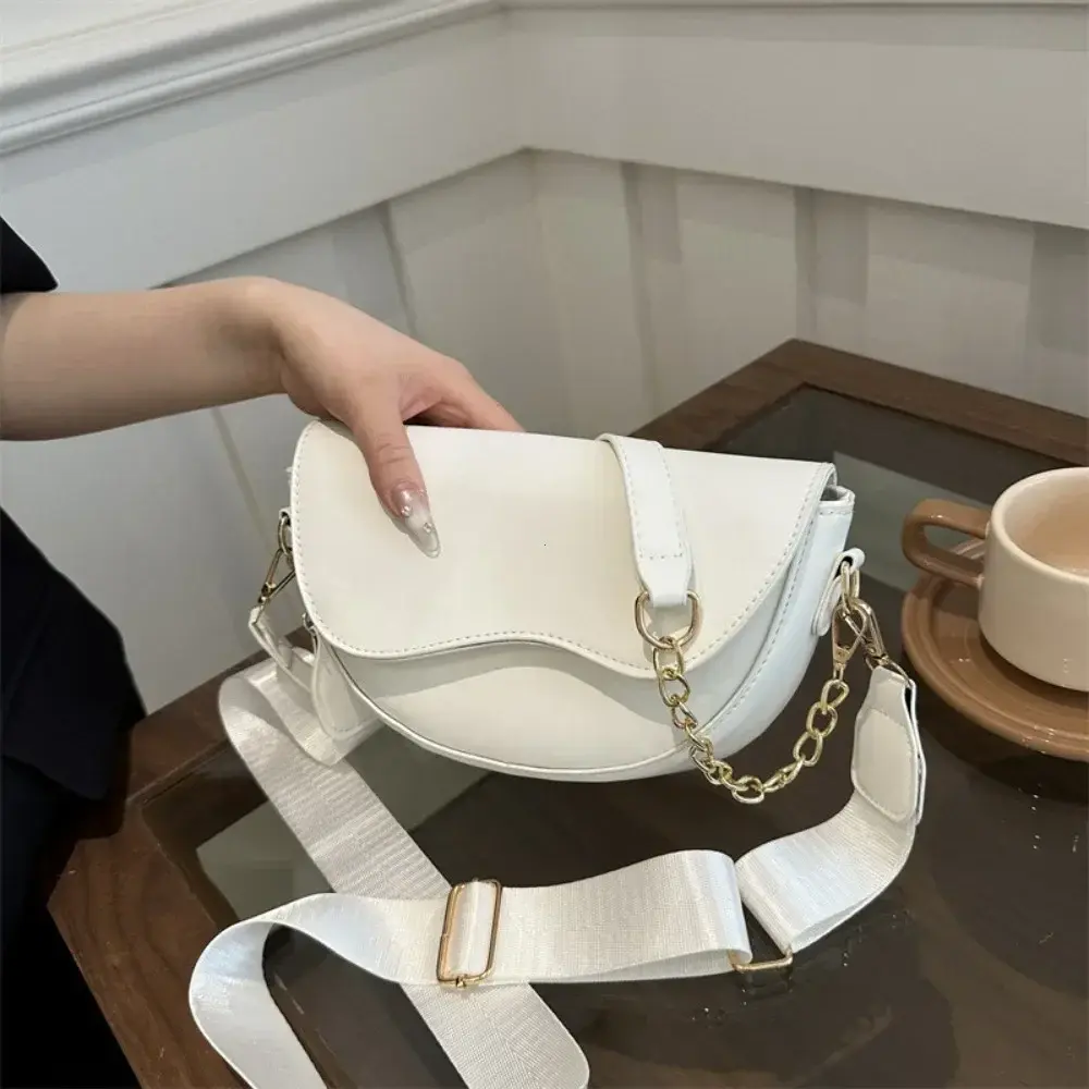 Fashion Women Shoulder Bag PU Leather Women's Small Bag Retro Flap Saddle Handbags Trend Chain Strap Crossbody Bag for Women