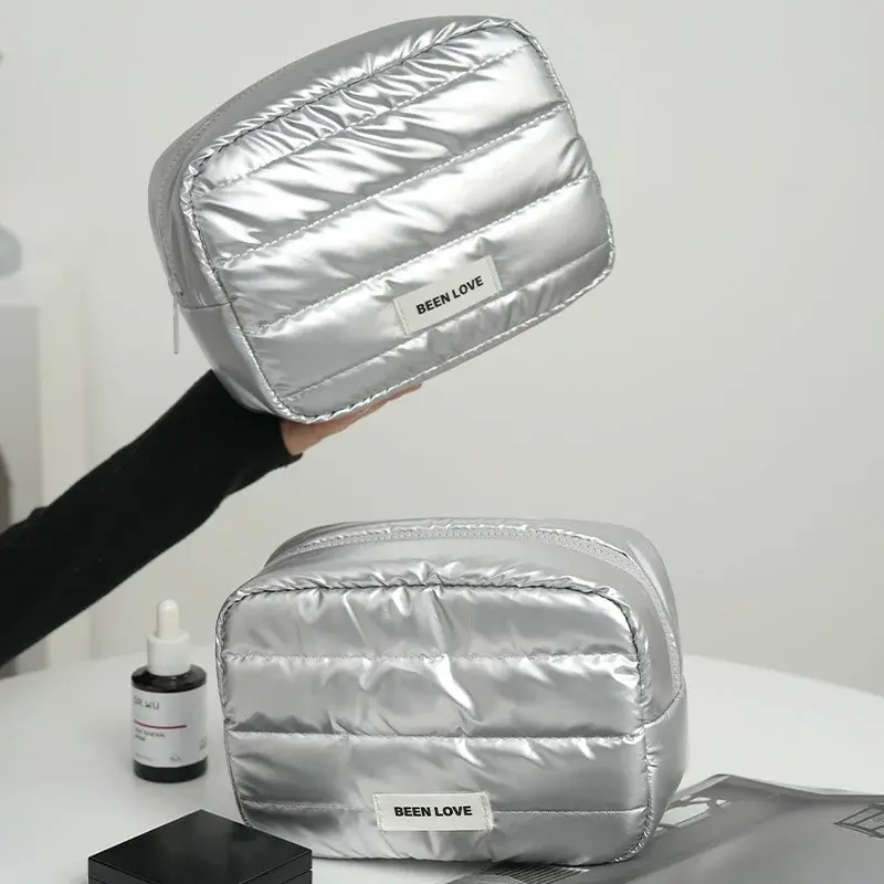 Fashion Large Capacity Makeup Bag Travel Organizer Portable Cosmetic Bag Multifunctional Toiletry Washbag Portable Storage Bag