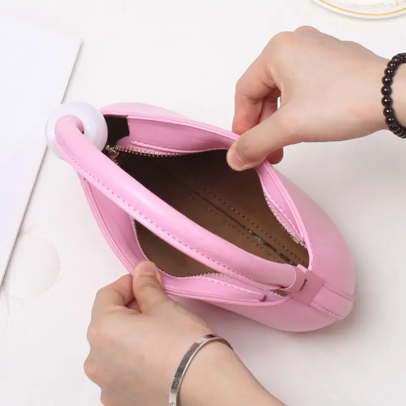 Senior Sense Women Hand Bag 2025 New Fashionable Niche Design Bag Casual Simple Solid Color Sweet Shoulder Crossbody Bag Purse