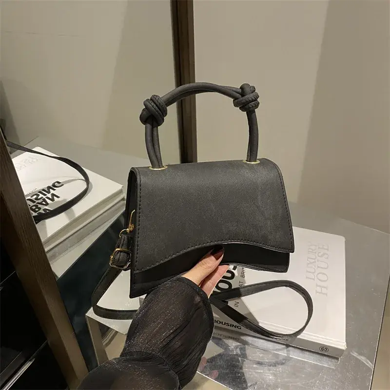 Fashionable Women's Shoulder Bag Pure Color Trendy Crossbody Bag Simple Casual Diagonal Bag Small Square Bags for Autumn bolsos