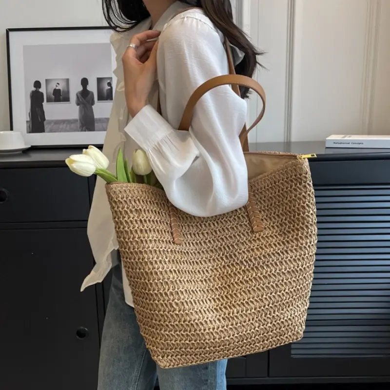 Summer Luxury Design Women's Tote Bag 2025 Hot Selling Grass Woven Fashion Women's Shoulder Bag Leisure Large Capacity Handbags