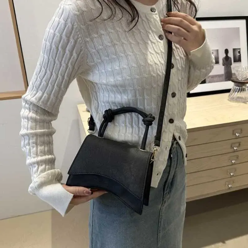 Fashionable Women's Shoulder Bag Pure Color Trendy Crossbody Bag Simple Casual Diagonal Bag Small Square Bags for Autumn bolsos